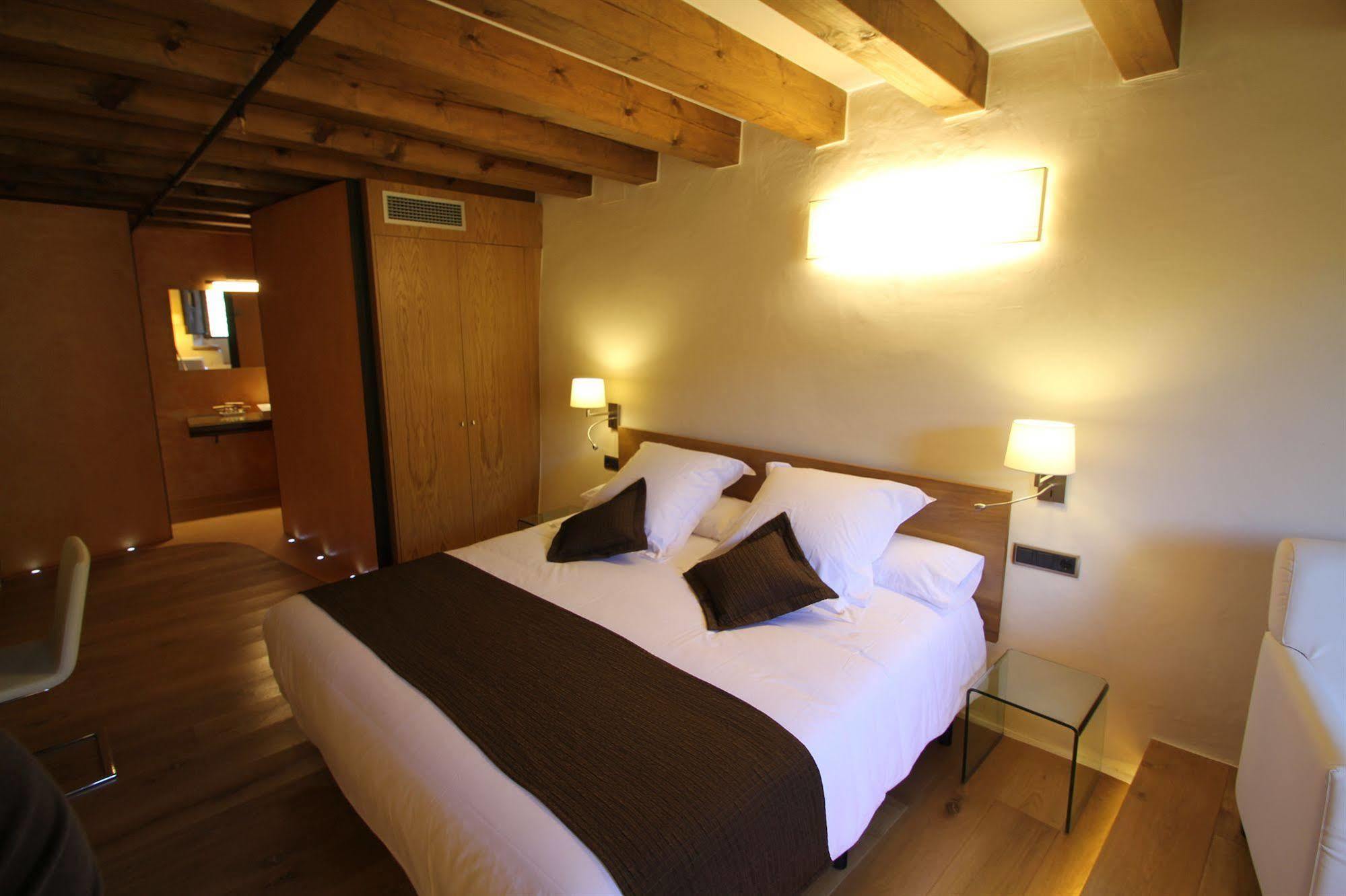 Hotel Can Cuch Cánoves エクステリア 写真